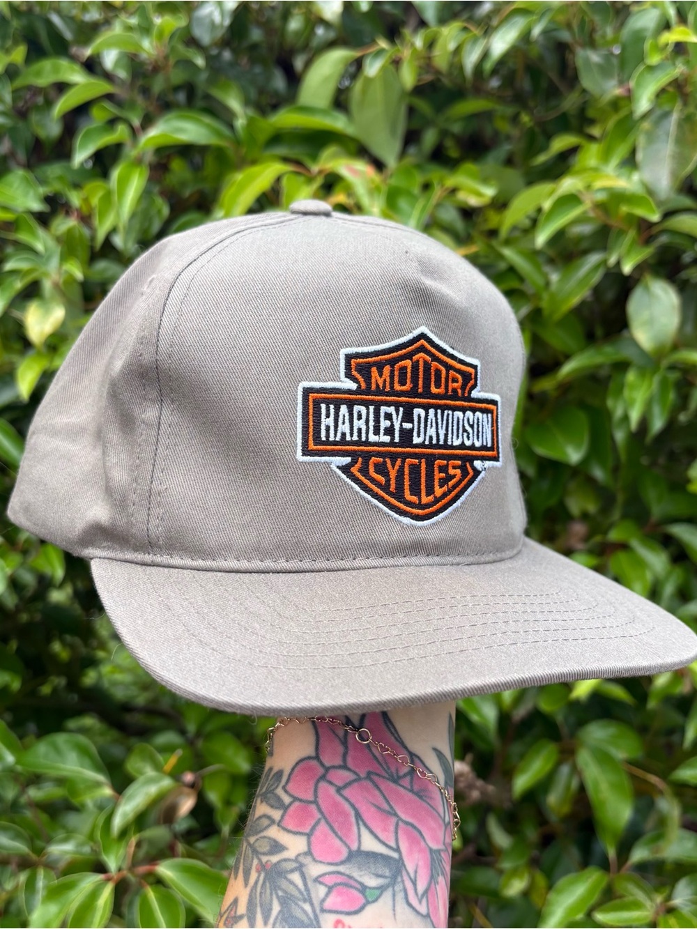 Harley Davidson Gray Bar Shield Classic Logo Adjustable SnapBack Flat Brim Moto